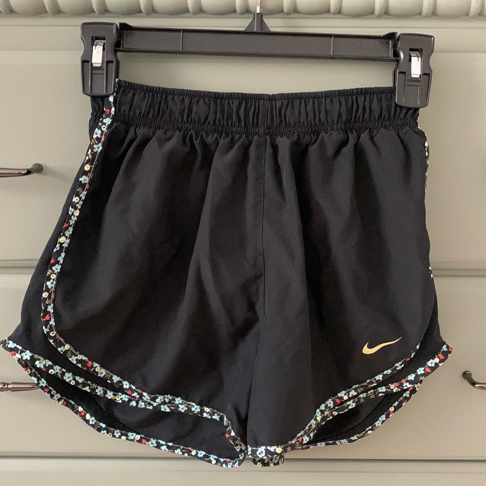 Nike Running Short Small Black with floral detail